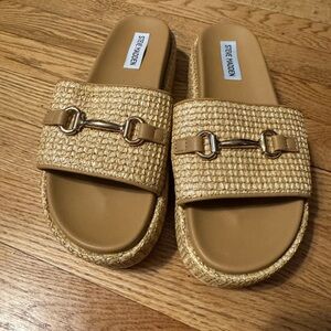 Steve Madden Kayley raffia Sandals/Slide with horse-bit gold size 8 1/2